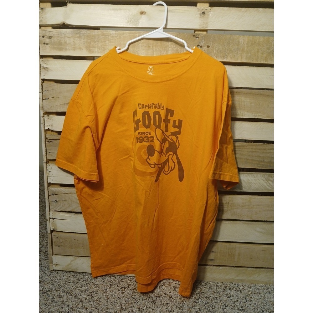Disney Store Goofy Shirt Since 1932 shirt 2XL Orange!!